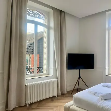 아파트 Velours By Collection Aura - Maison Les Arcades Face A La Gare De Charleville-Mézières