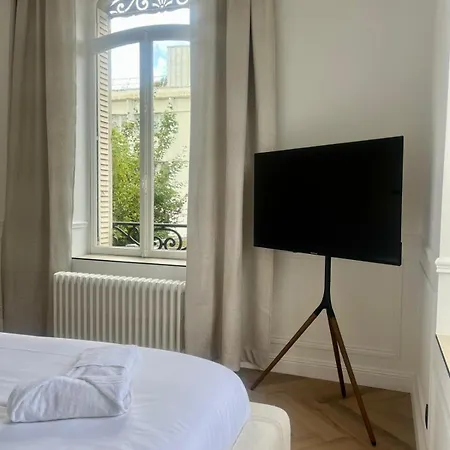 아파트 Velours By Collection Aura - Maison Les Arcades Face A La Gare De Charleville-Mézières