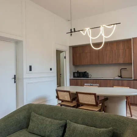 Apartment Velours By Collection Aura - Maison Les Arcades Face A La Gare De Charleville-Mézières