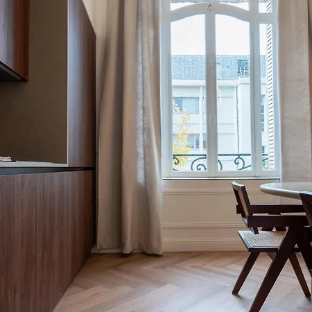 Velours By Collection Aura - Maison Les Arcades Face A La Gare De Charleville-Mézières